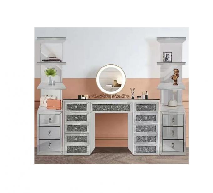 Quarto de banho com 2 gavetas e um compartimento de jóias para meninas. 20